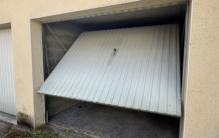 Garage   METZ  15 m2 21 000 € 